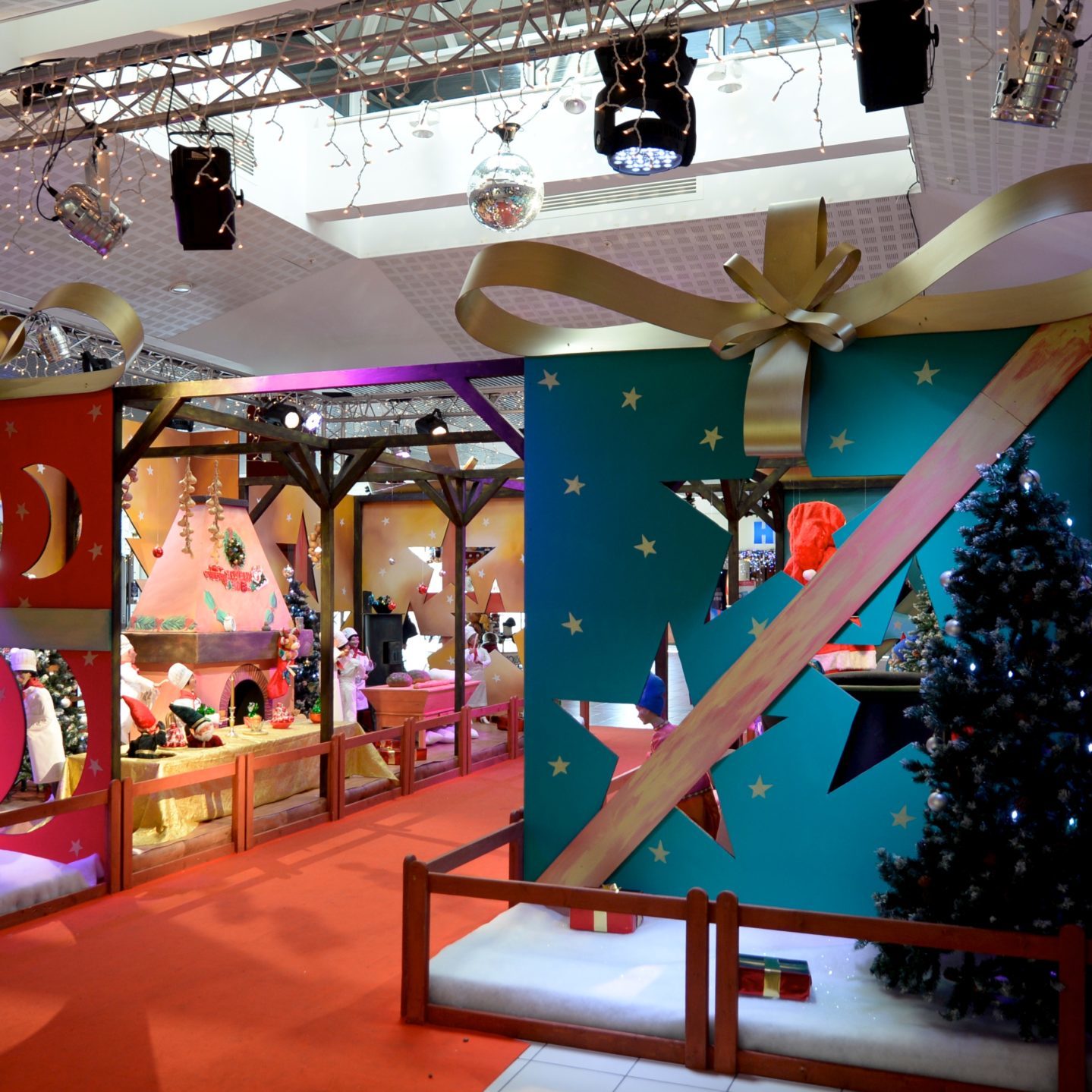 Gaillard Décors Location automates de Noël Décors et scènes animées